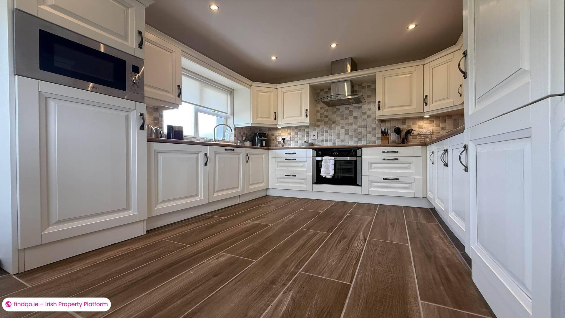 Detached house for Sale in Lettermacaward, Donegal