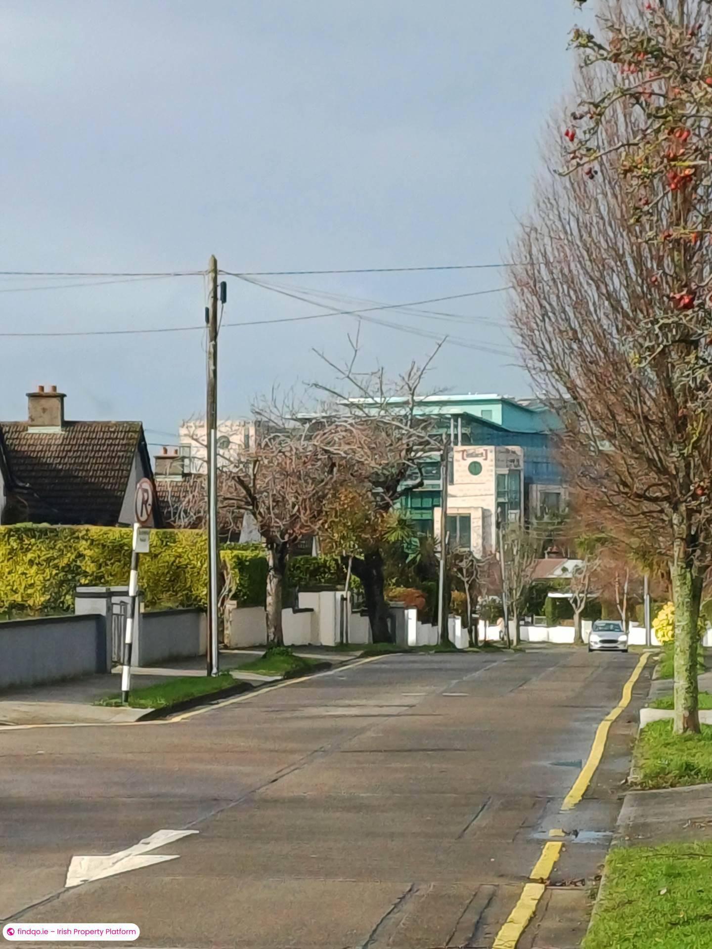 Semi-detached house for Sale in Dundrum, Down