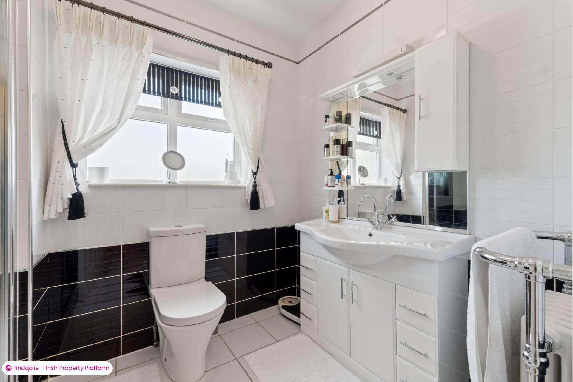 Detached house for Sale in Knock, Clare