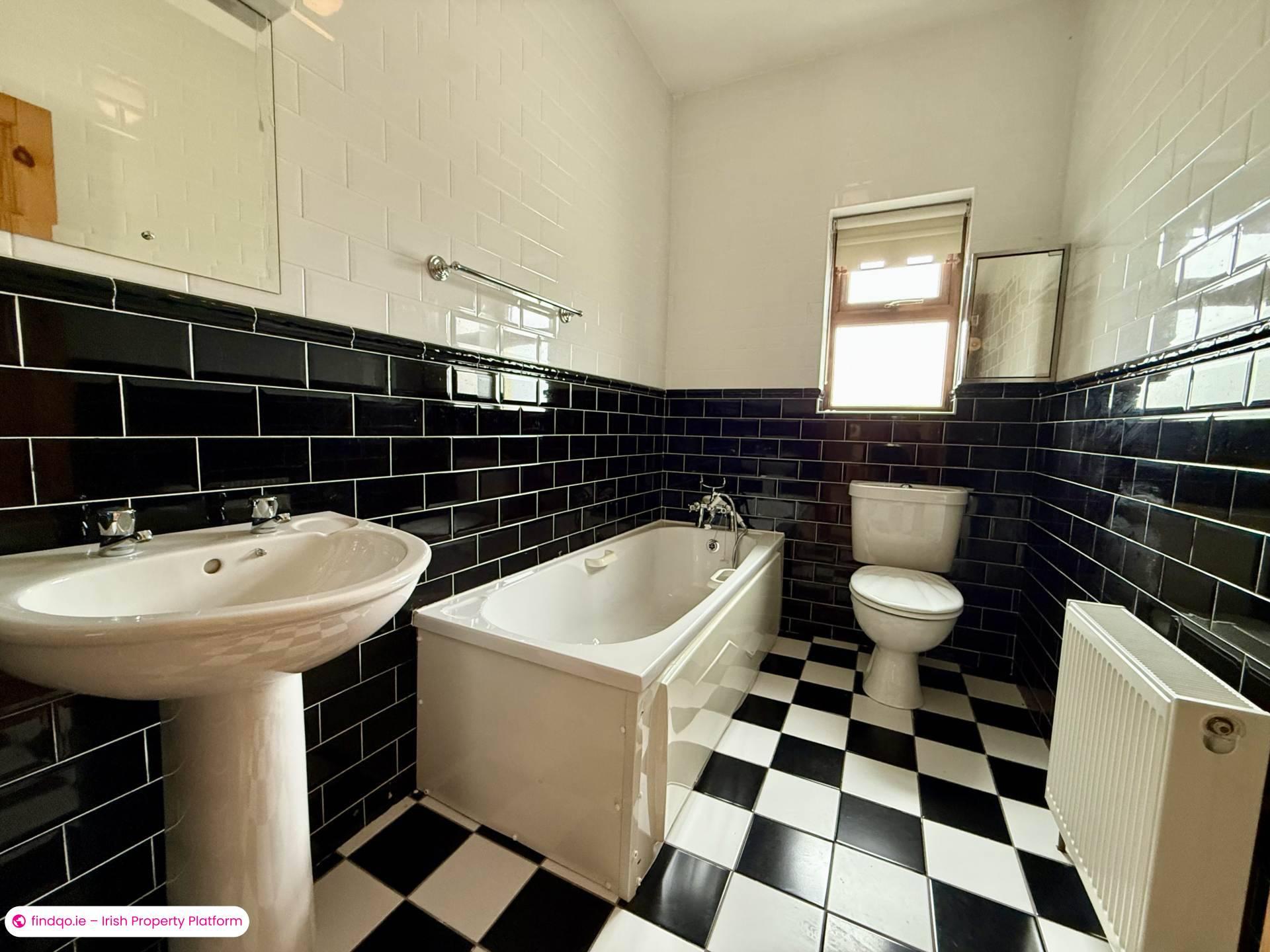 Semi-detached house for Sale in Ballaghaderreen, Roscommon