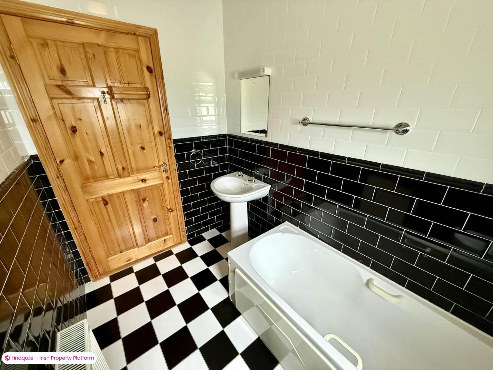 Semi-detached house for Sale in Ballaghaderreen, Roscommon