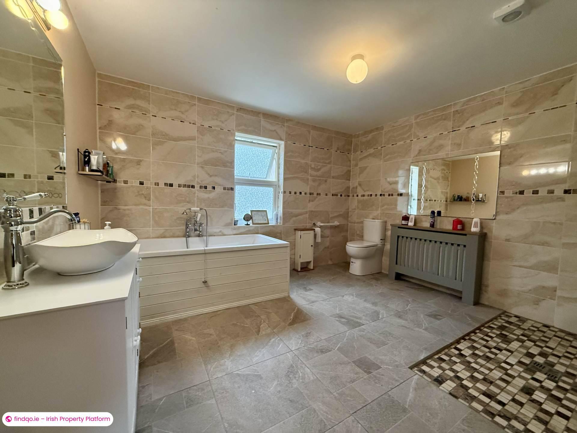 Detached house for Sale in Knock, Clare