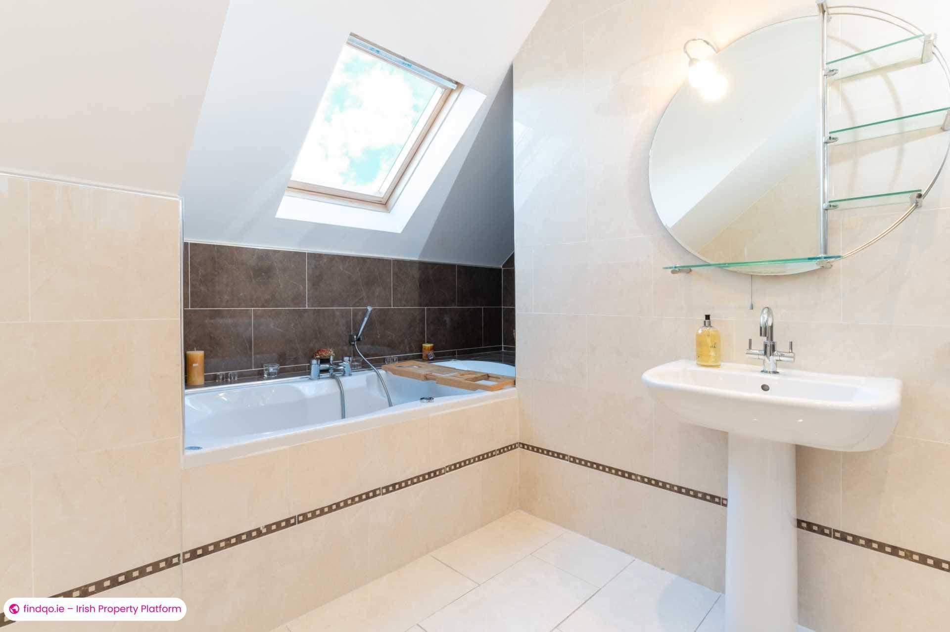 Detached house for Sale in Rosscahill, Galway