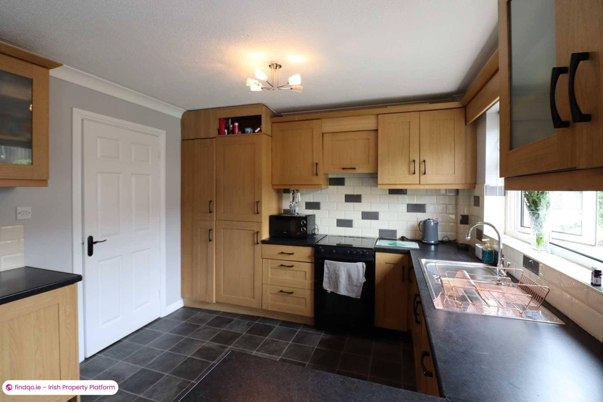 Semi-detached house for Sale in Knocknacarra, Galway