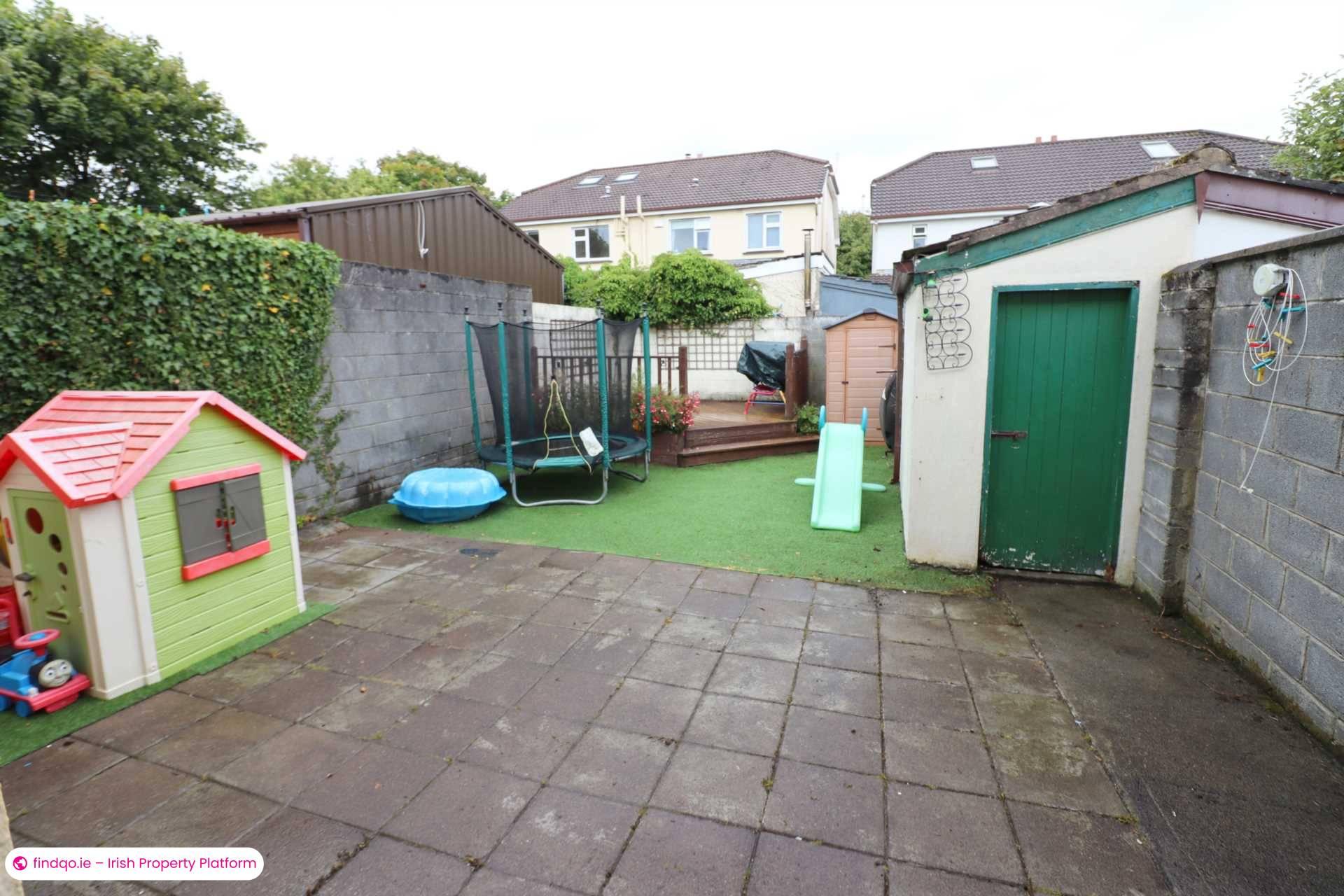 Semi-detached house for Sale in Knocknacarra, Galway