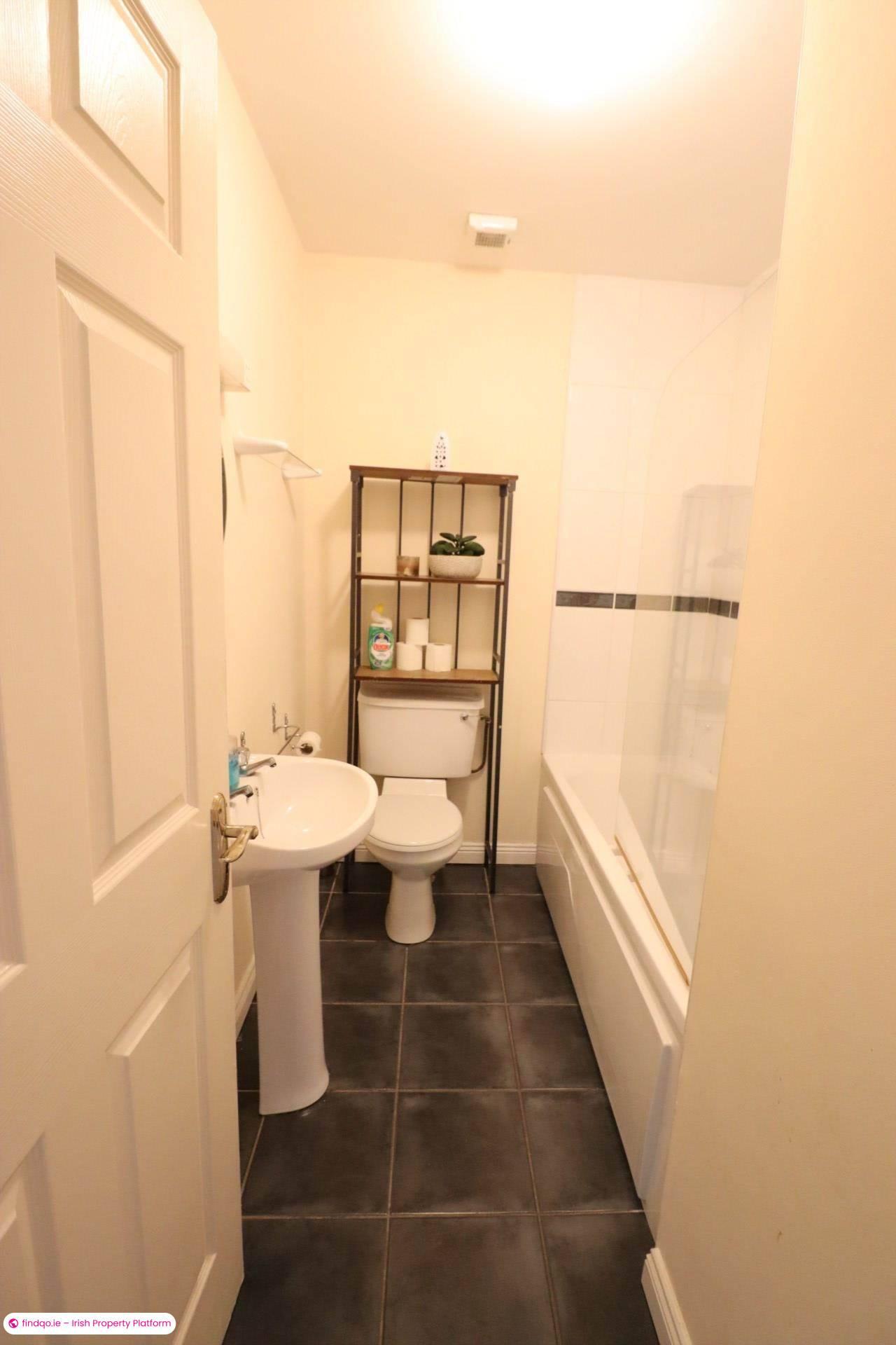 Terraced house for Sale in Oughterard, Galway