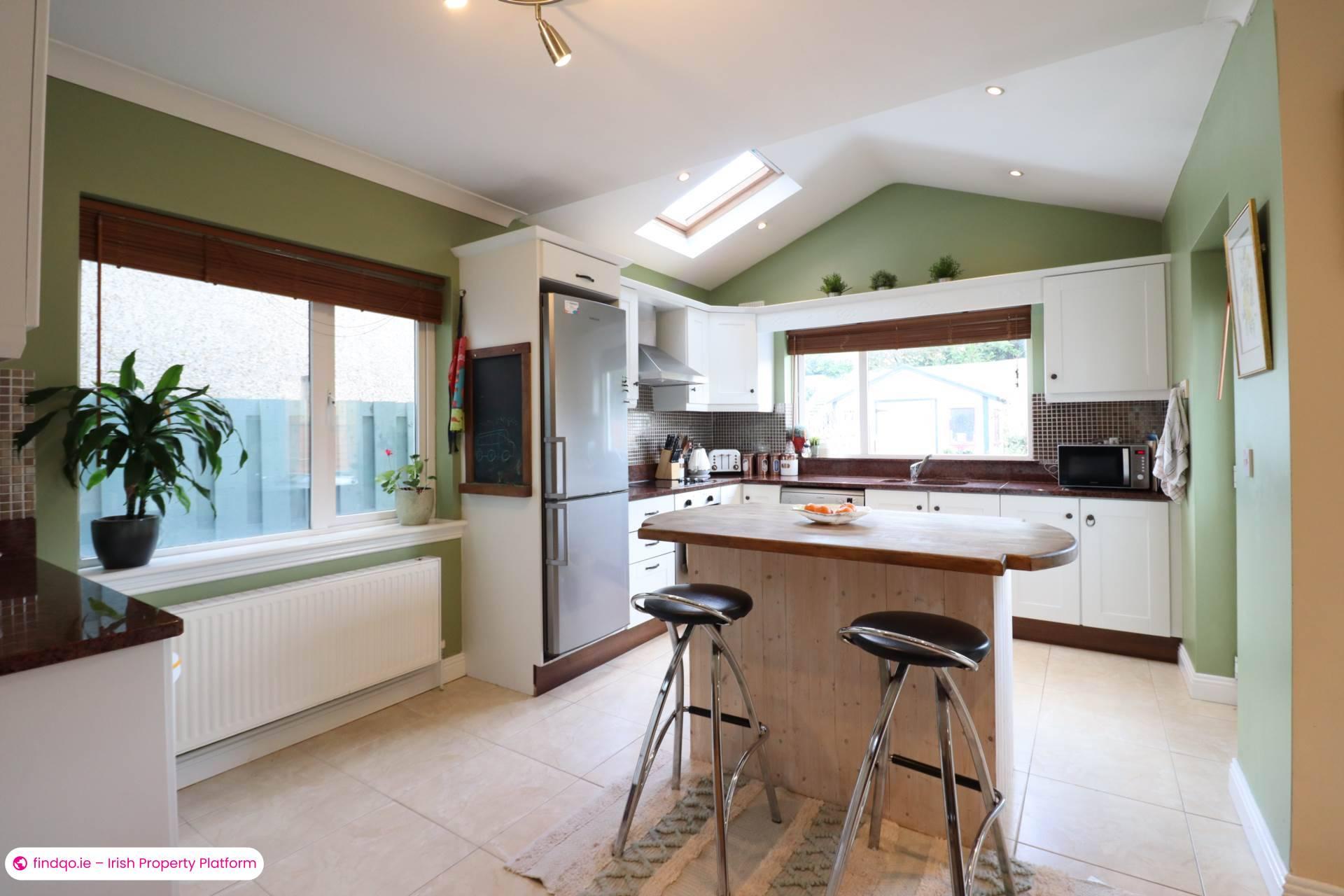 Semi-detached house for Sale in Knocknacarra, Galway