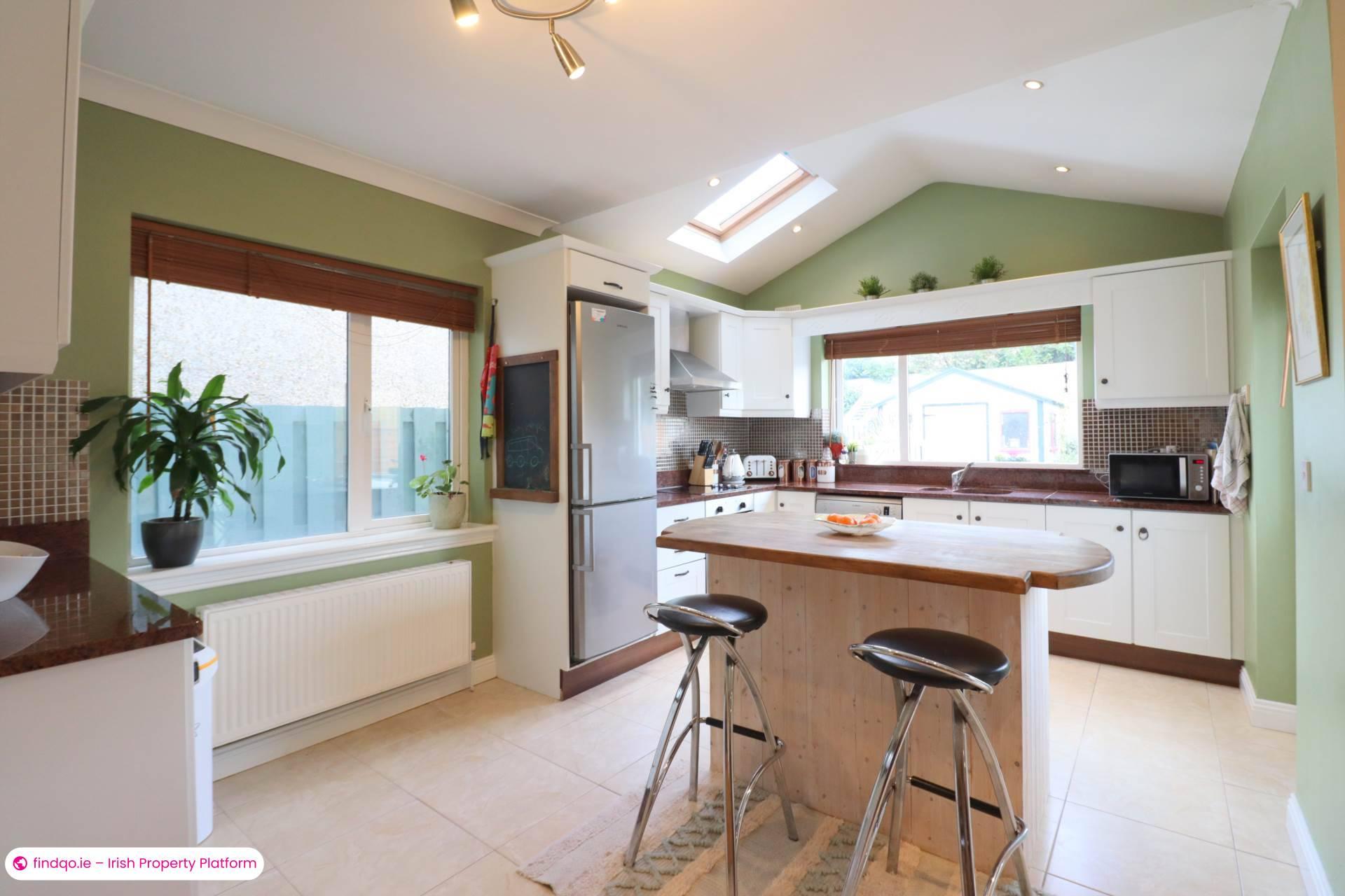 Semi-detached house for Sale in Knocknacarra, Galway