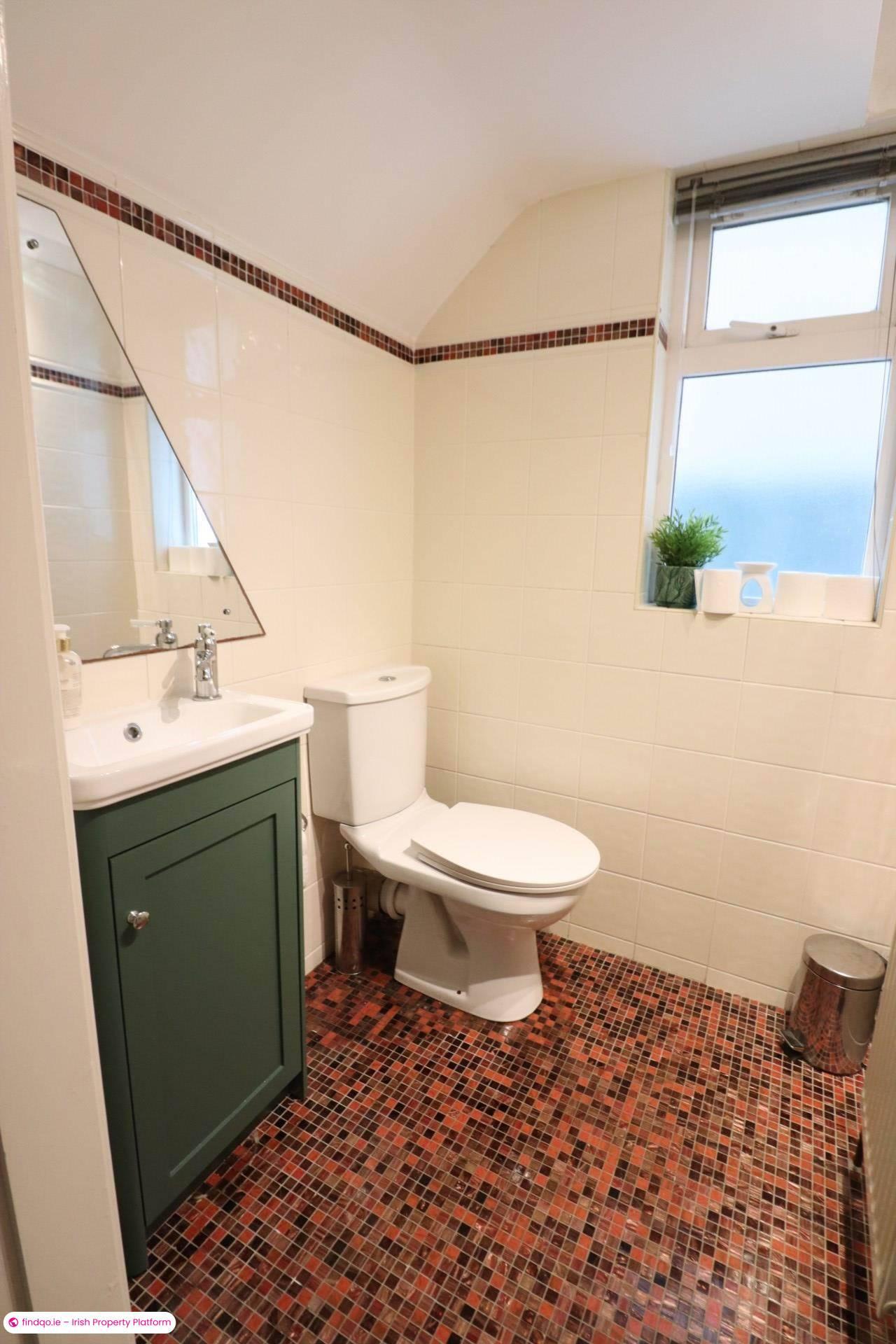 Semi-detached house for Sale in Knocknacarra, Galway