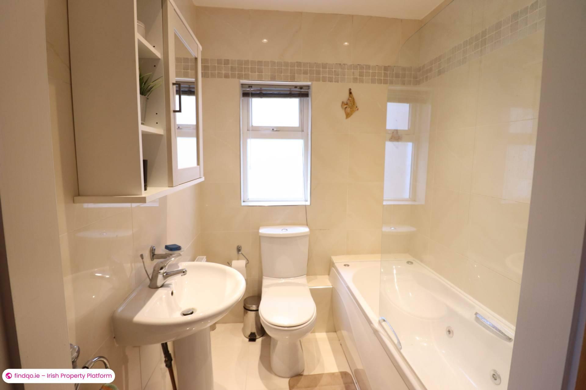 Semi-detached house for Sale in Knocknacarra, Galway