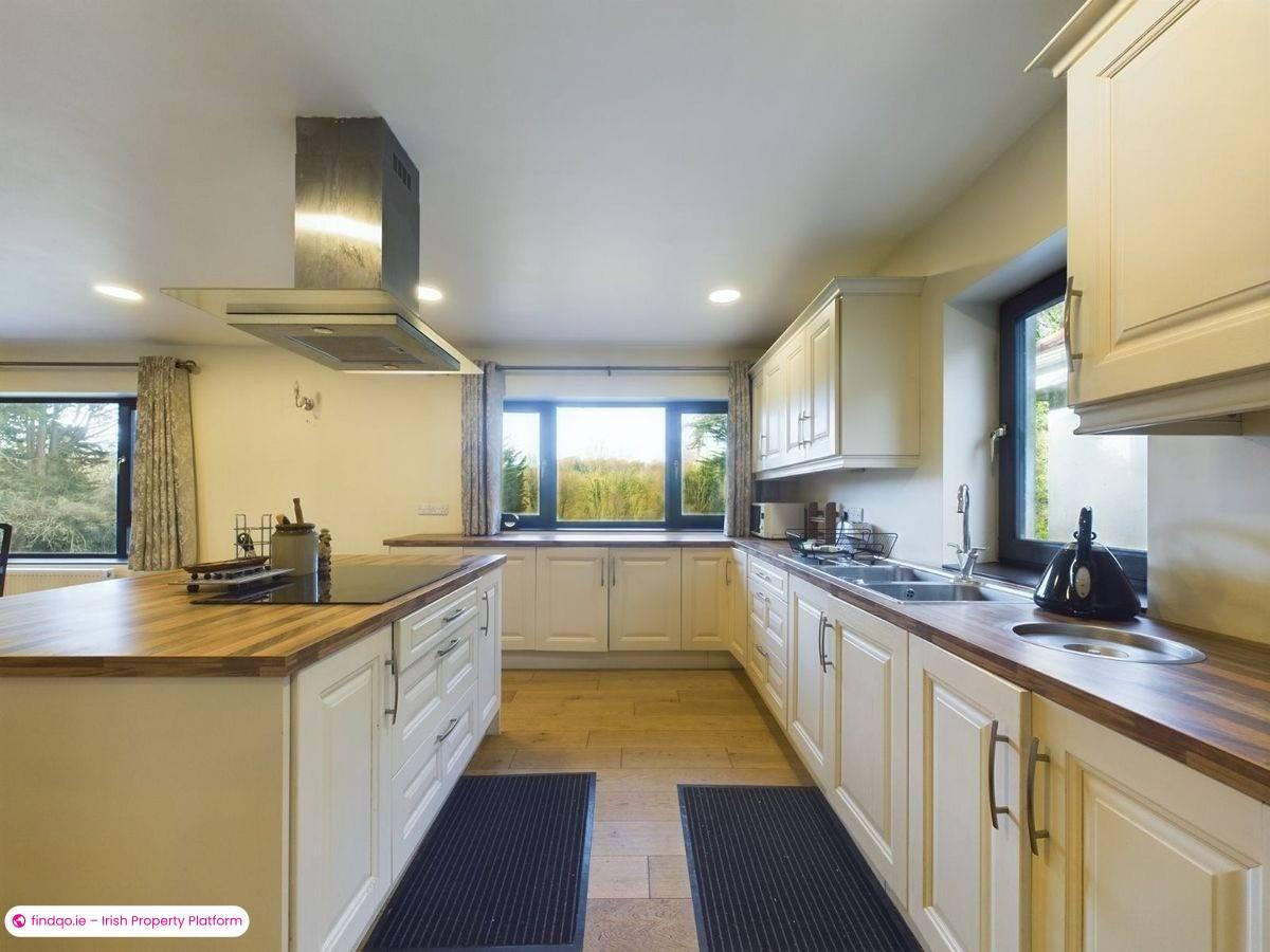Detached house for Sale in Cross, Waterford