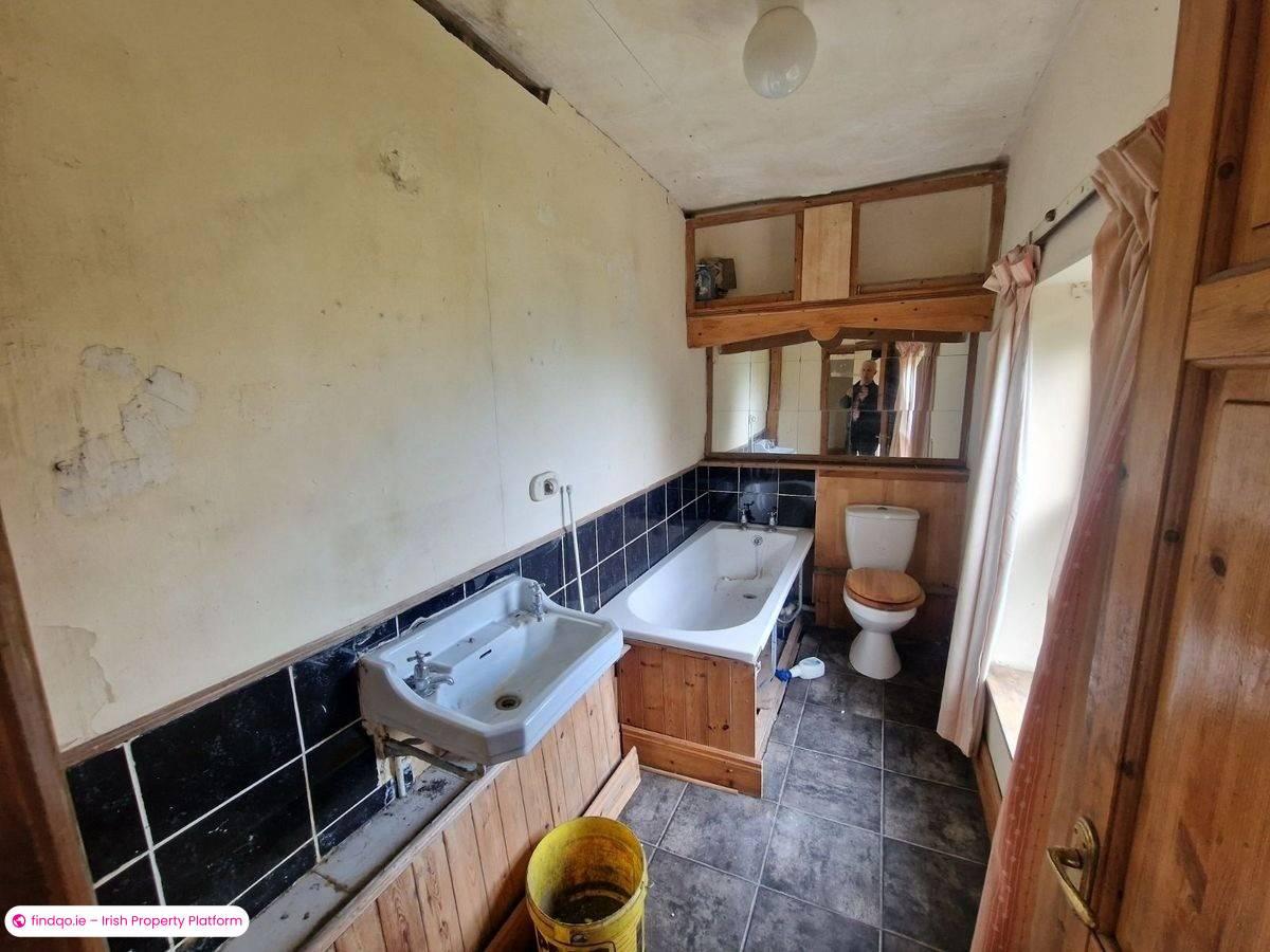 Detached house for Sale in Williamstown, Galway