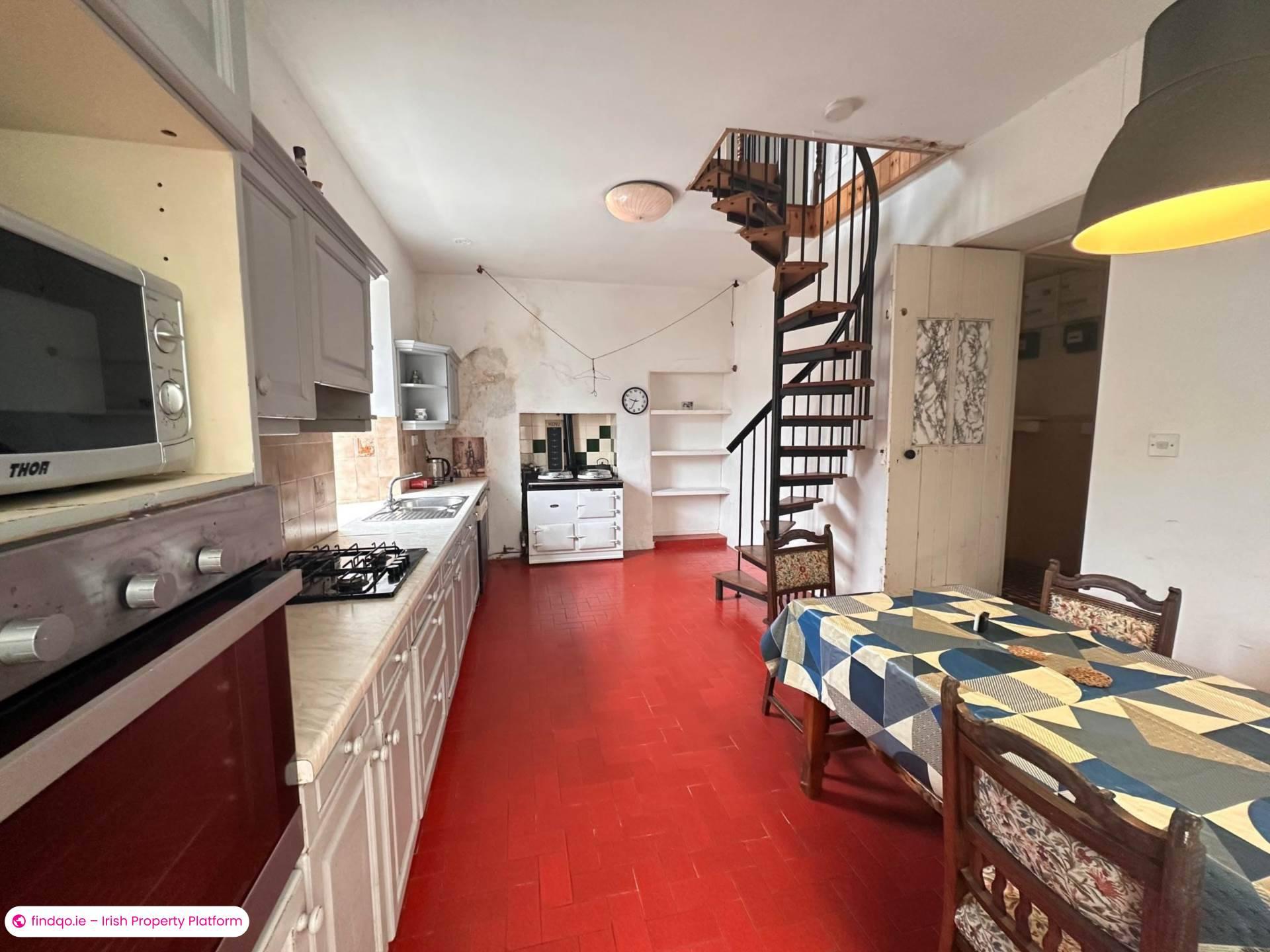 Detached house for Sale in Oughterard, Galway, H91 E9XW