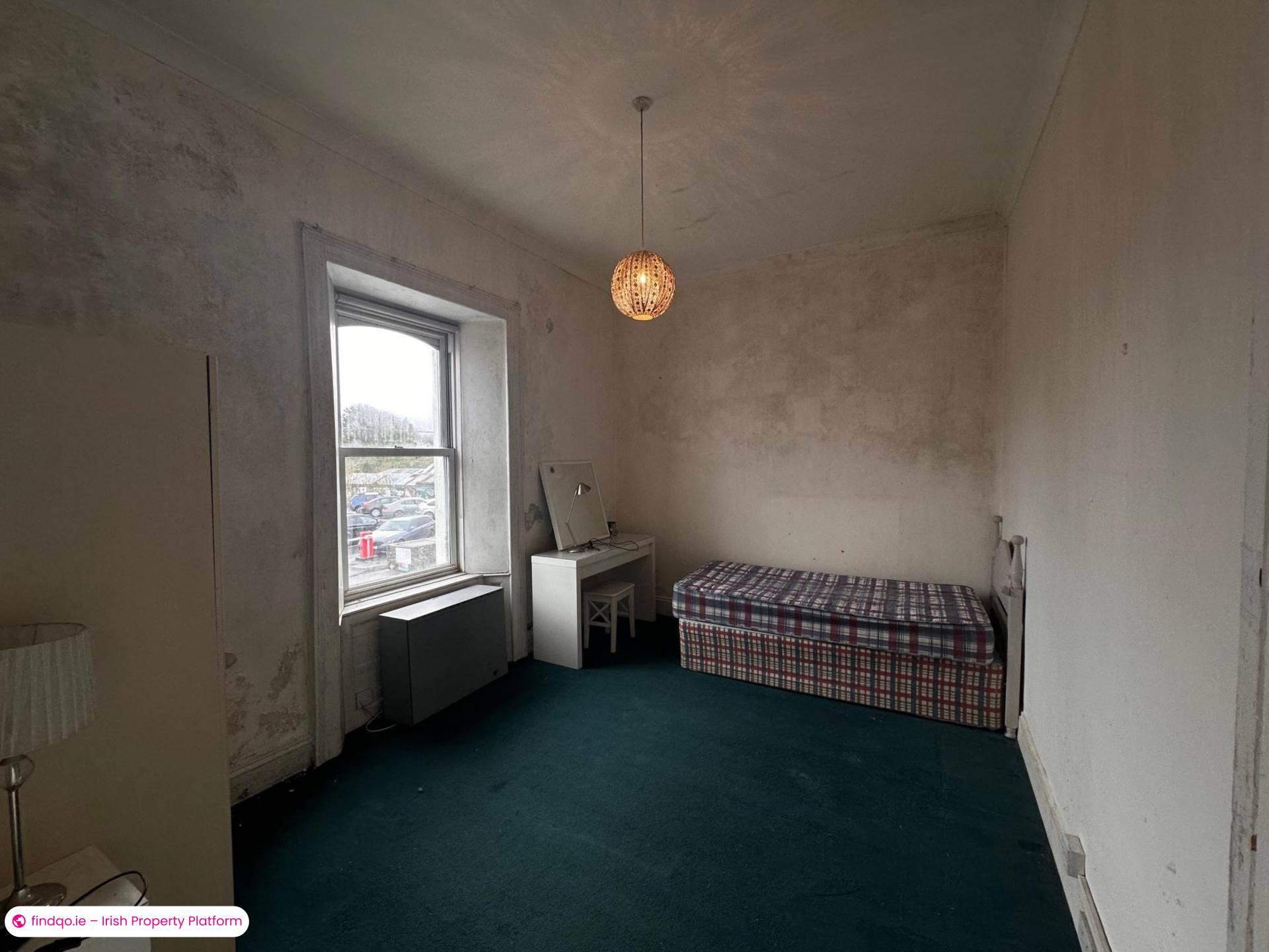 Detached house for Sale in Oughterard, Galway, H91 E9XW