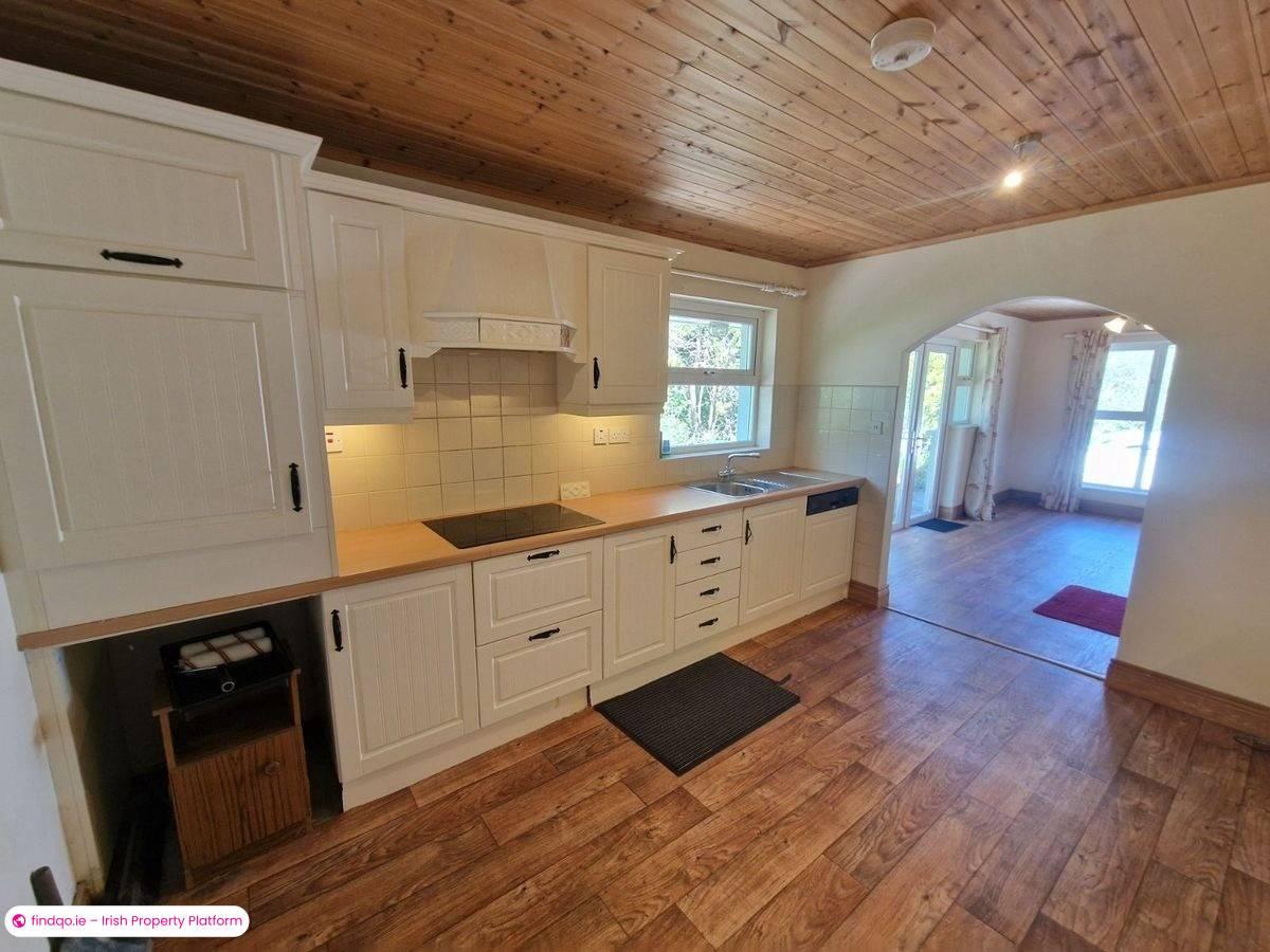 Detached house for Sale in Dawros, Galway