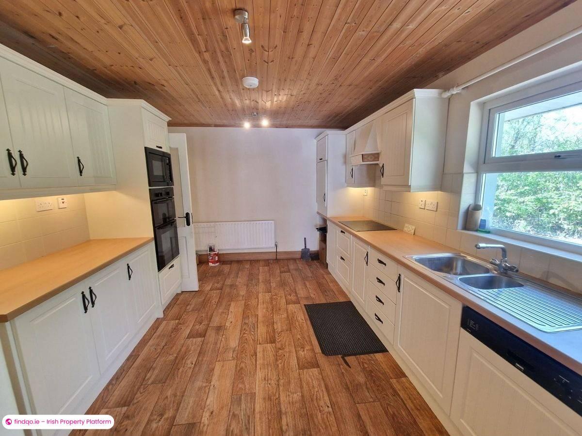 Detached house for Sale in Dawros, Galway