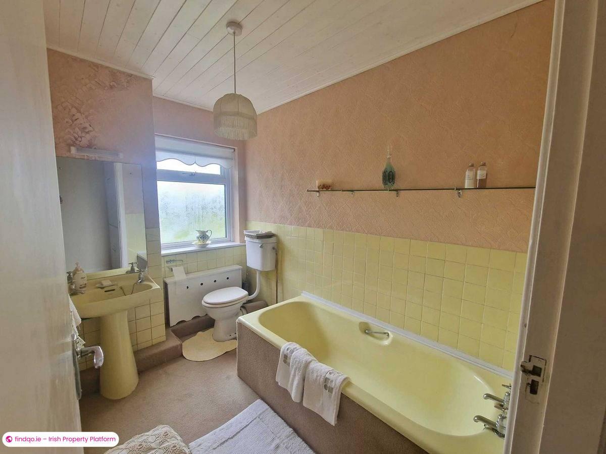 Detached house for Sale in Rooskey, Leitrim