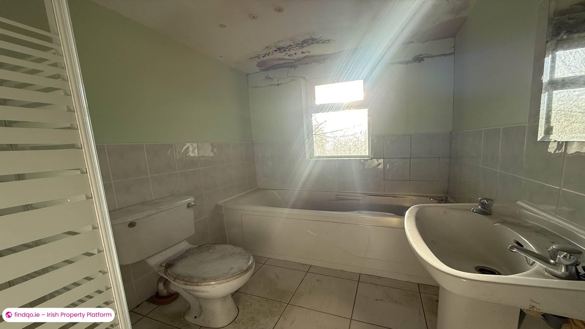 Detached house for Sale in Lettermacaward, Donegal