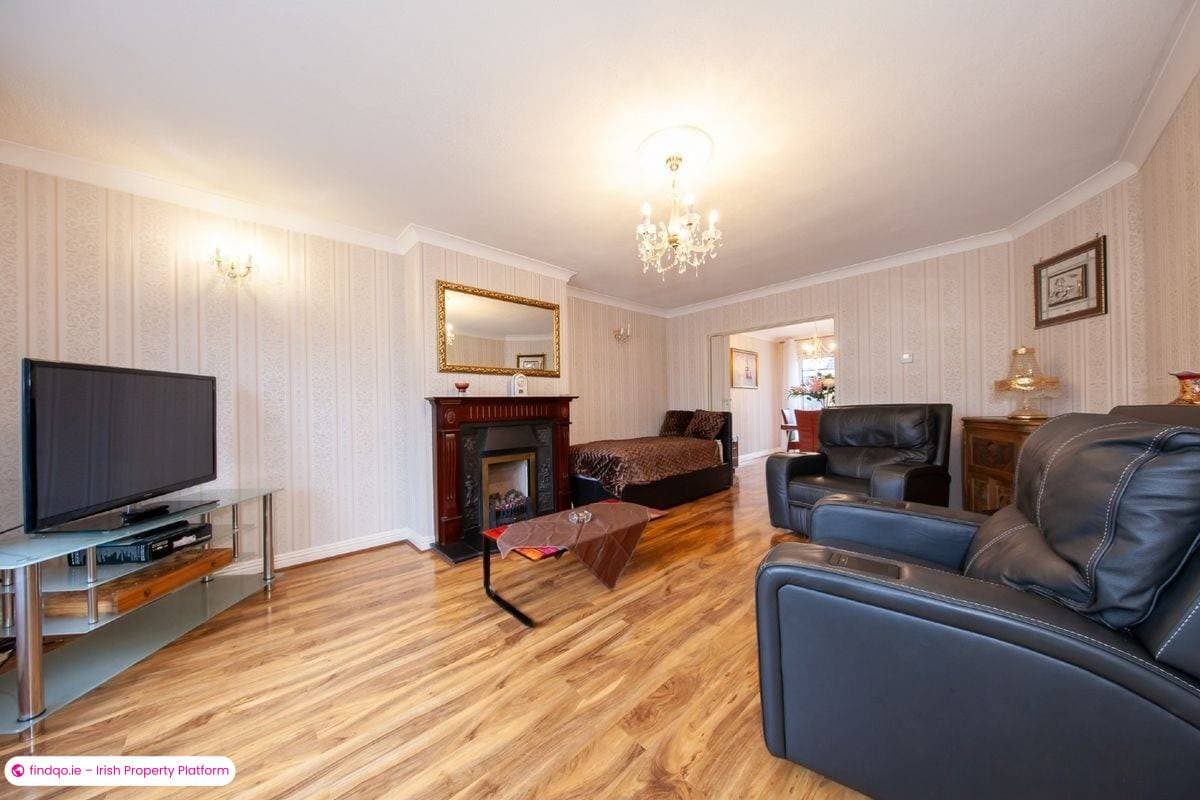 Semi-detached house for Sale in Lucan, Dublin (County)