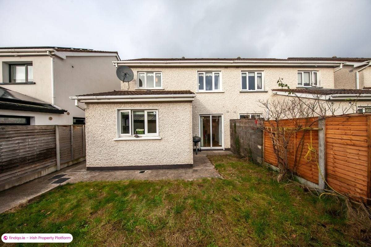 Semi-detached house for Sale in Lucan, Dublin (County)