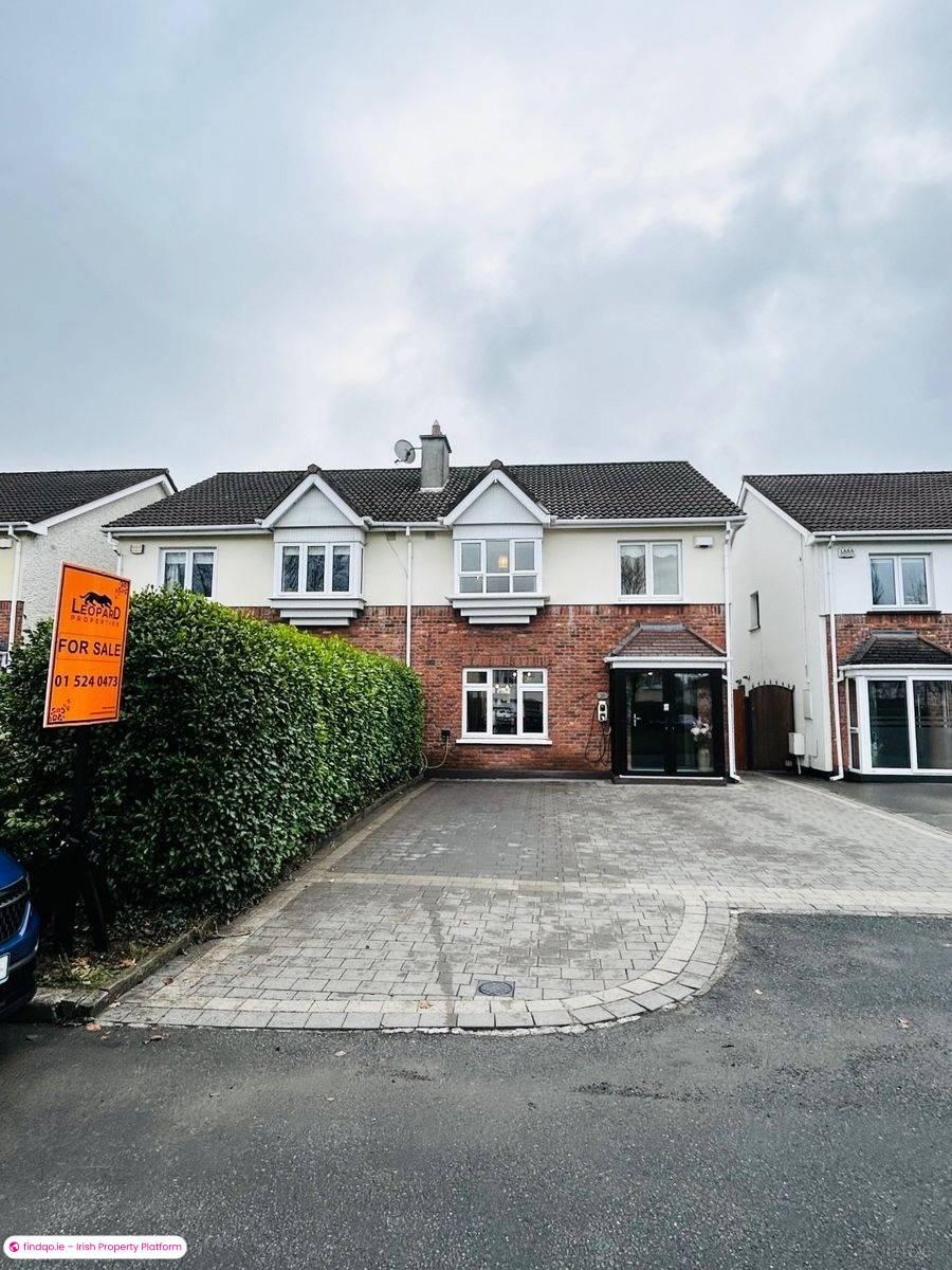 Semi-detached house for Sale in Lucan, Dublin (County)