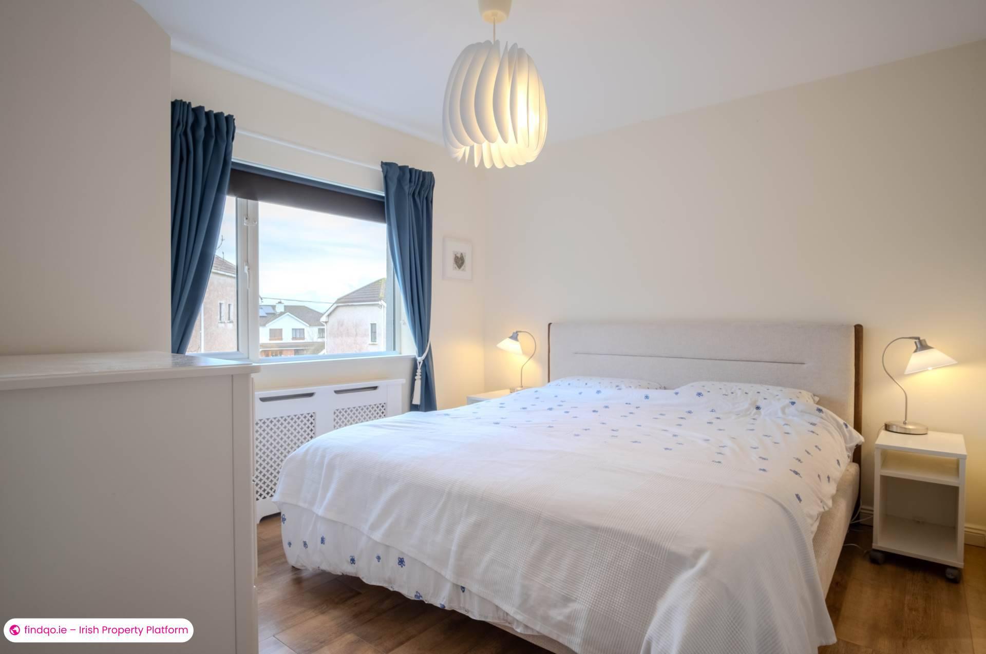 Semi-detached house for Sale in Knocknacarra, Galway