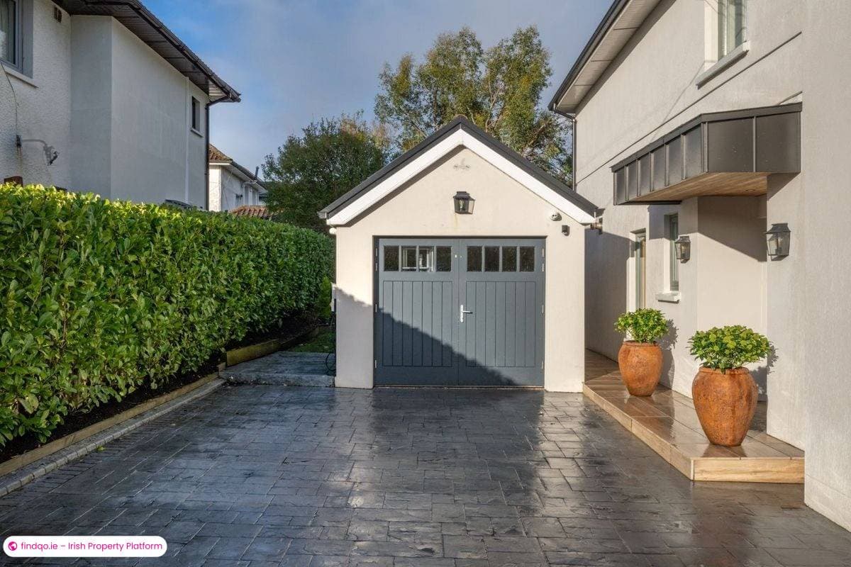 Detached house for Sale in Douglas, Cork, T12 FE8V