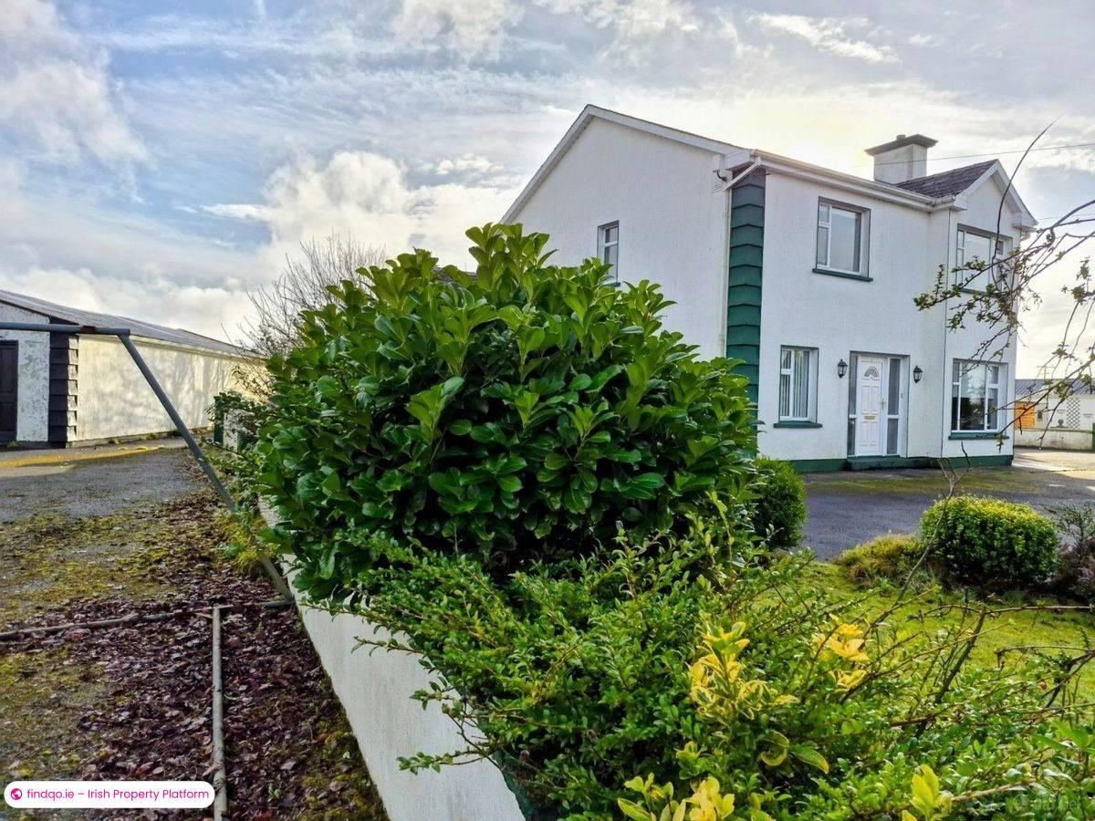 Detached house for Sale in Midfield, Mayo