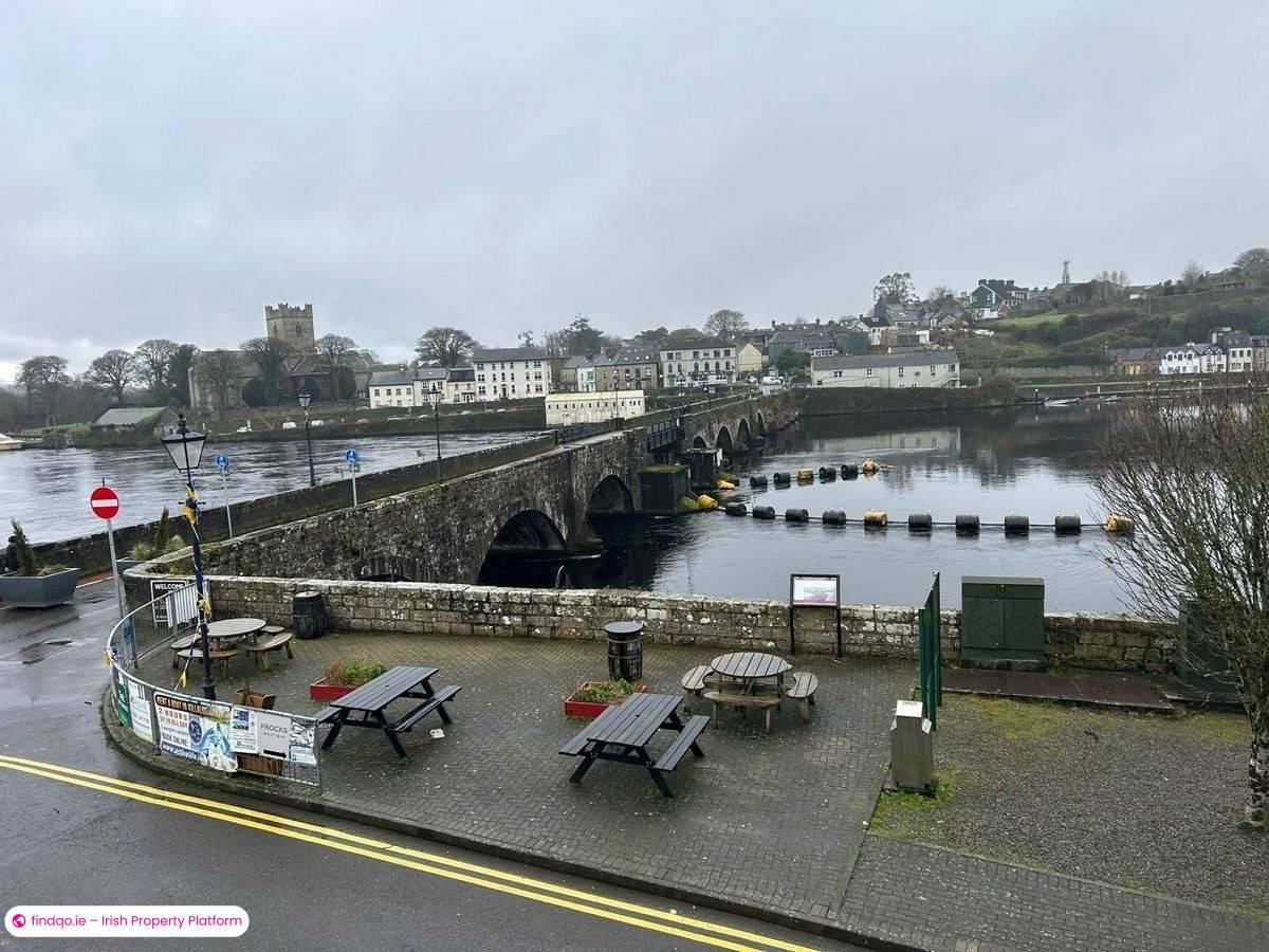 Restaurant / Bar / Hotel for Sale in Ballina, Tipperary