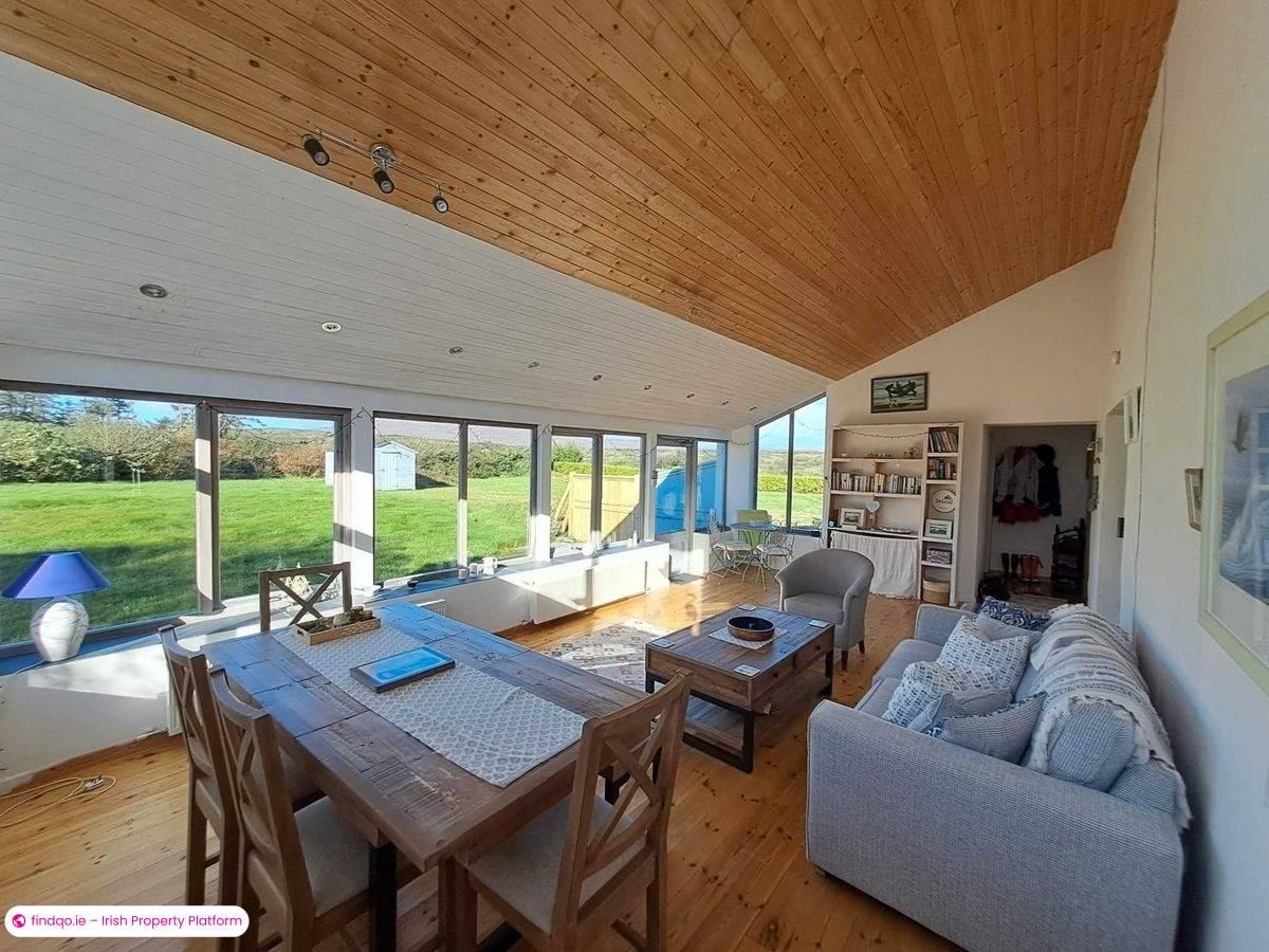 2 Bedroom Holiday Home for Rent in Schull, Cork