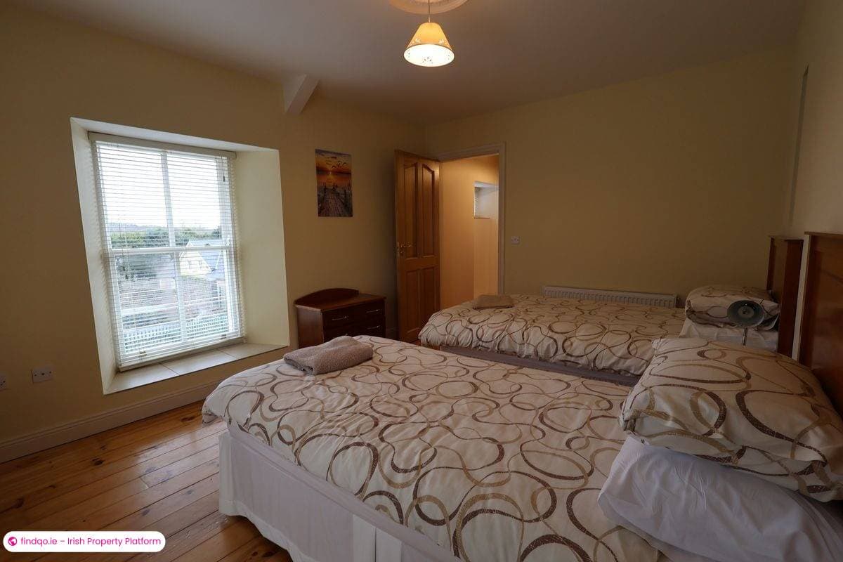 2 Bedroom Holiday Home for Rent in Schull, Cork