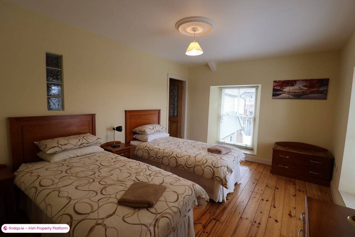 2 Bedroom Holiday Home for Rent in Schull, Cork