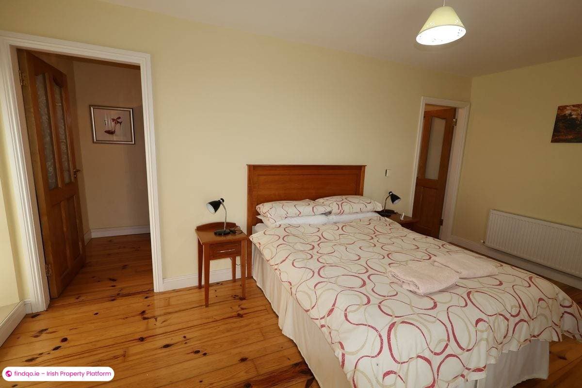 2 Bedroom Holiday Home for Rent in Schull, Cork
