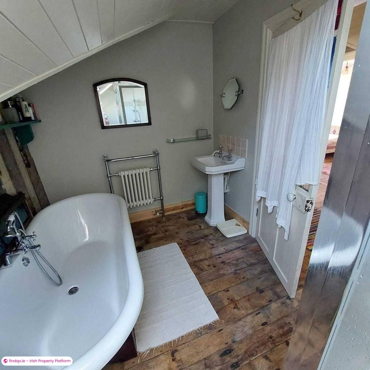 3 Bedroom Holiday Home for Rent in Toormore, Cork