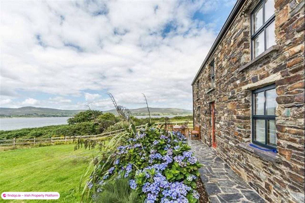 3 Bedroom Holiday Home for Rent in Durrus, Cork