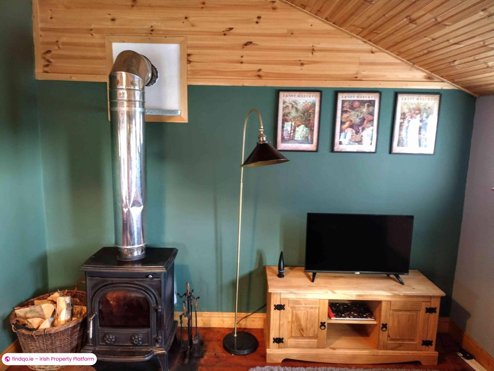 1 Bedroom Short Term for Rent in Ballaghaderreen, Roscommon