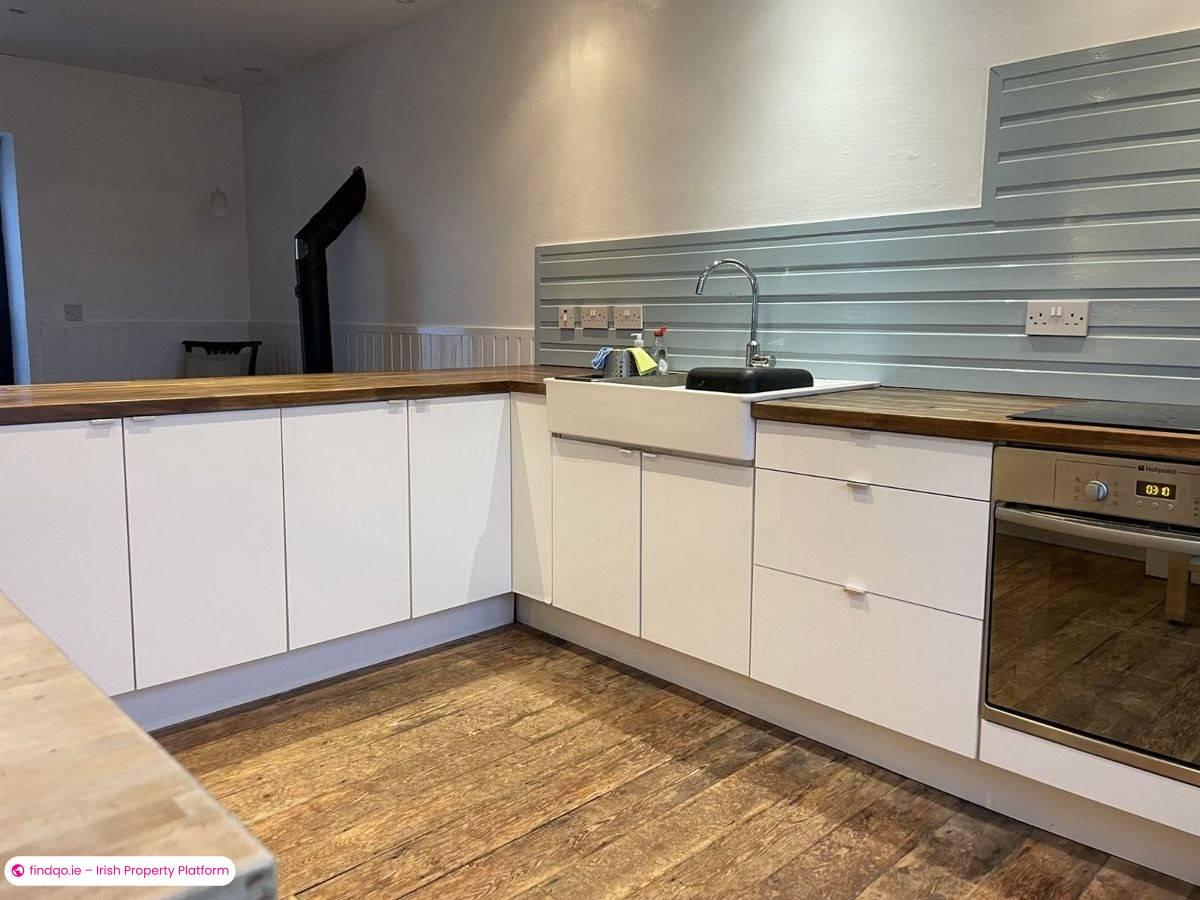 Detached house for Sale in Derrybeg, Donegal