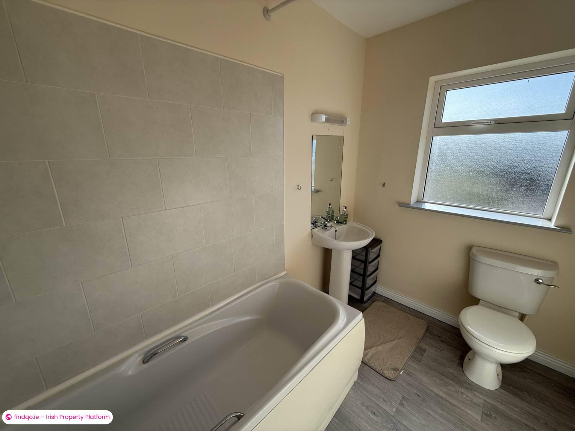 2 Bedroom Terraced house for Rent in Newcastle West, Limerick