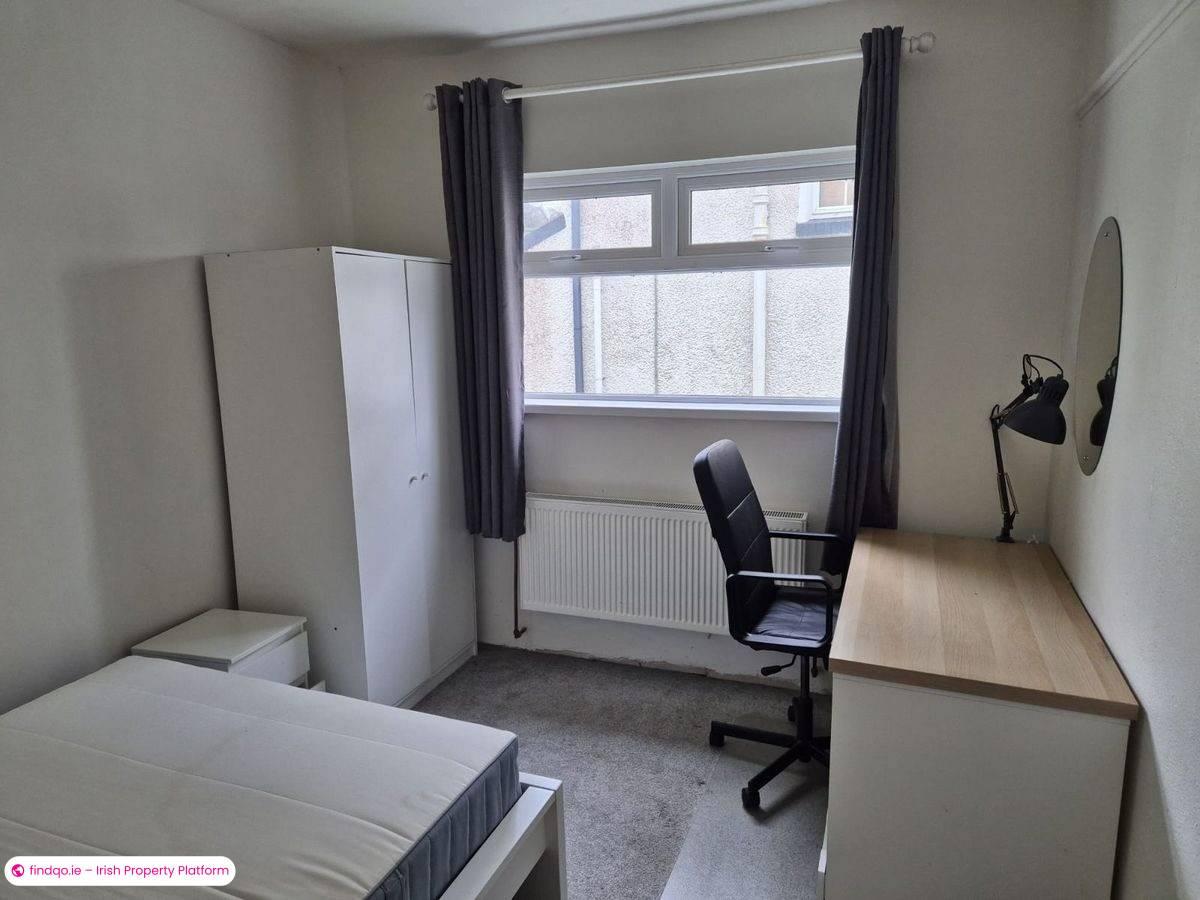 Detached house for Sale in The Lough, Cork, T12 E0C3