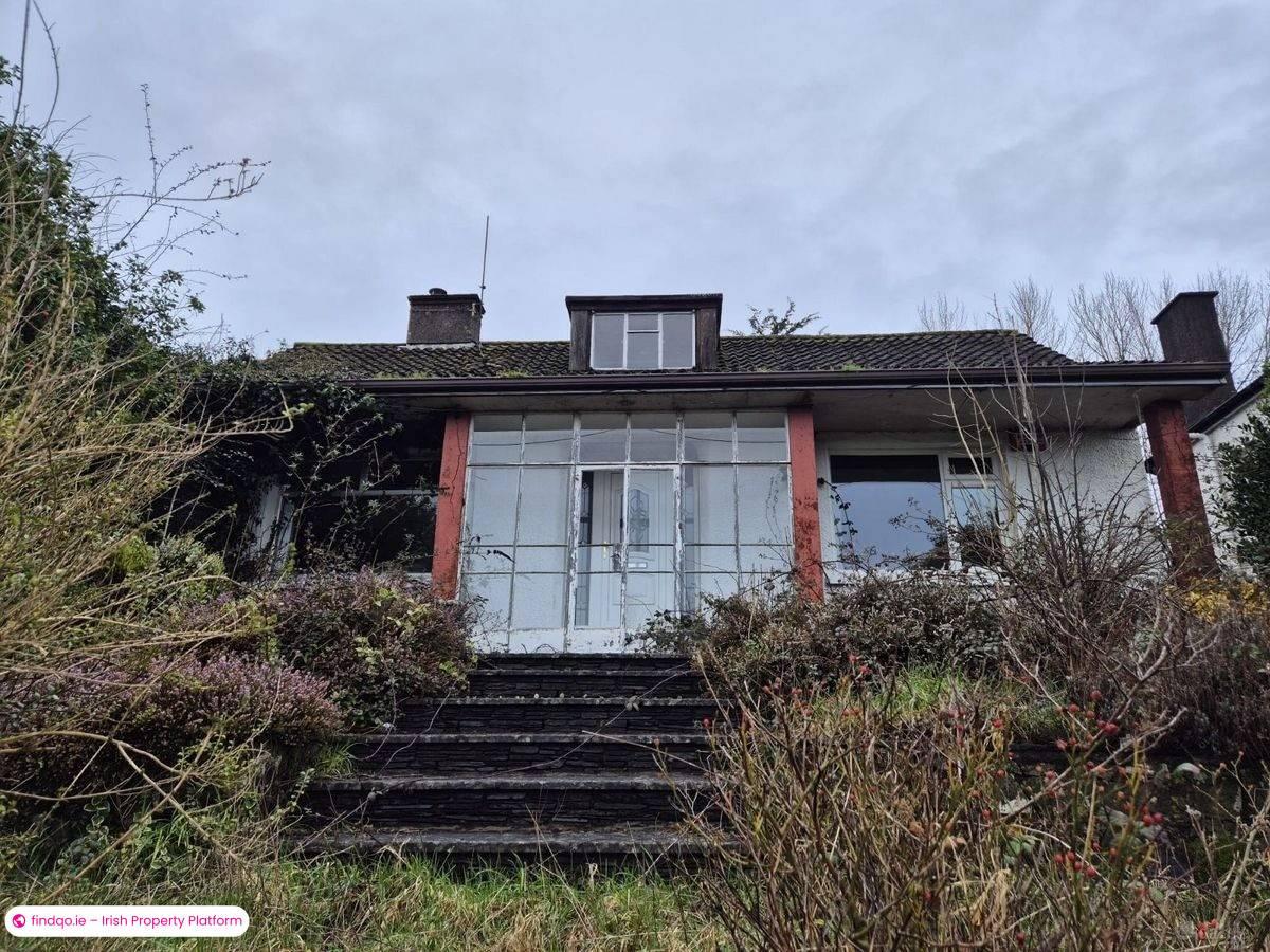 Detached house for Sale in The Lough, Cork, T12 E0C3