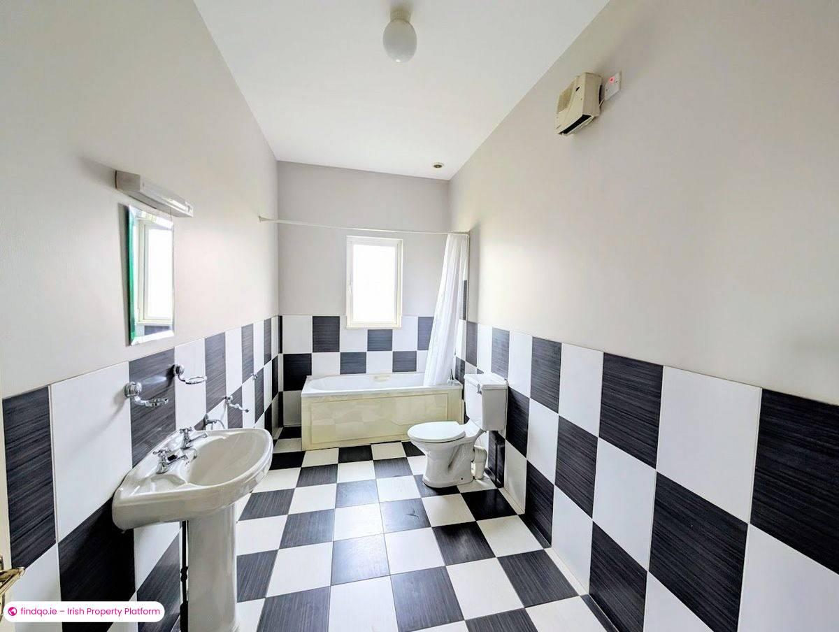 Bungalow for Sale in Nenagh, Tipperary