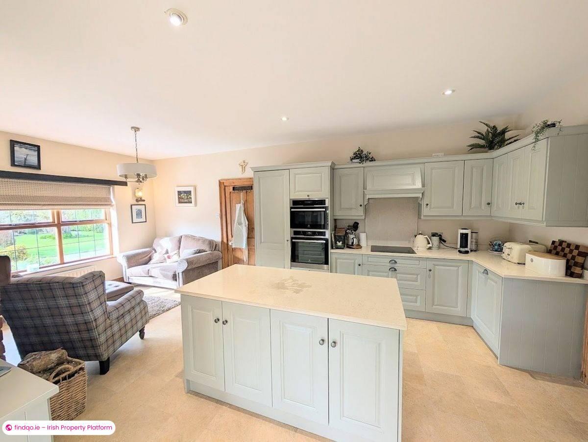 Detached house for Sale in Nenagh, Tipperary