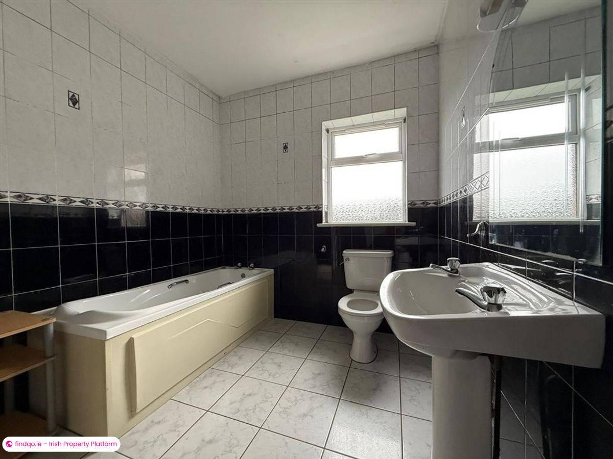 Semi-detached house for Sale in Ballaghaderreen, Roscommon