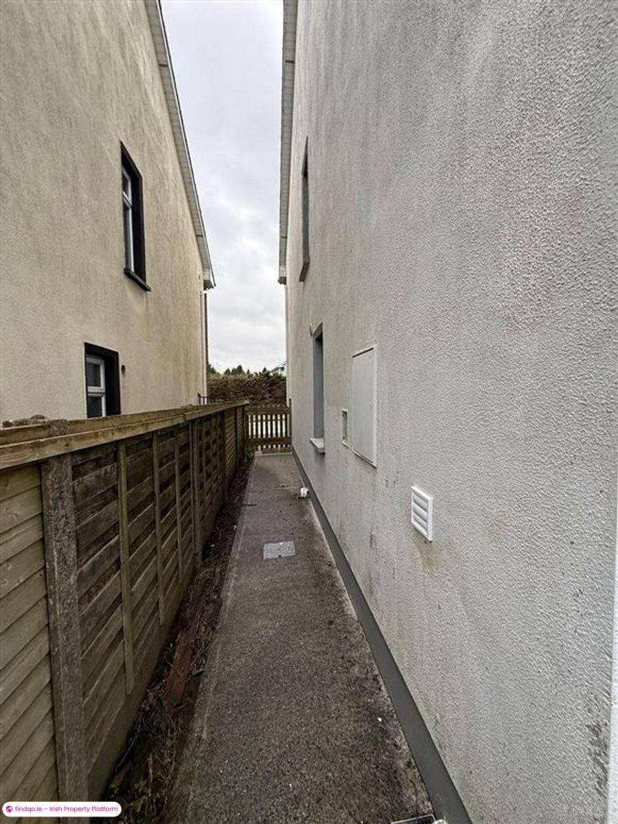 Semi-detached house for Sale in Ballaghaderreen, Roscommon