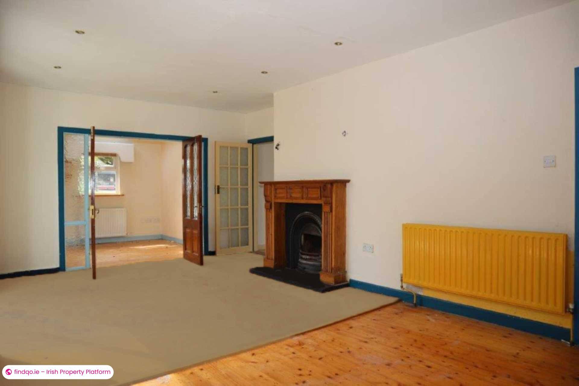 End of terrace house for Sale in Stillorgan, Dublin (County)
