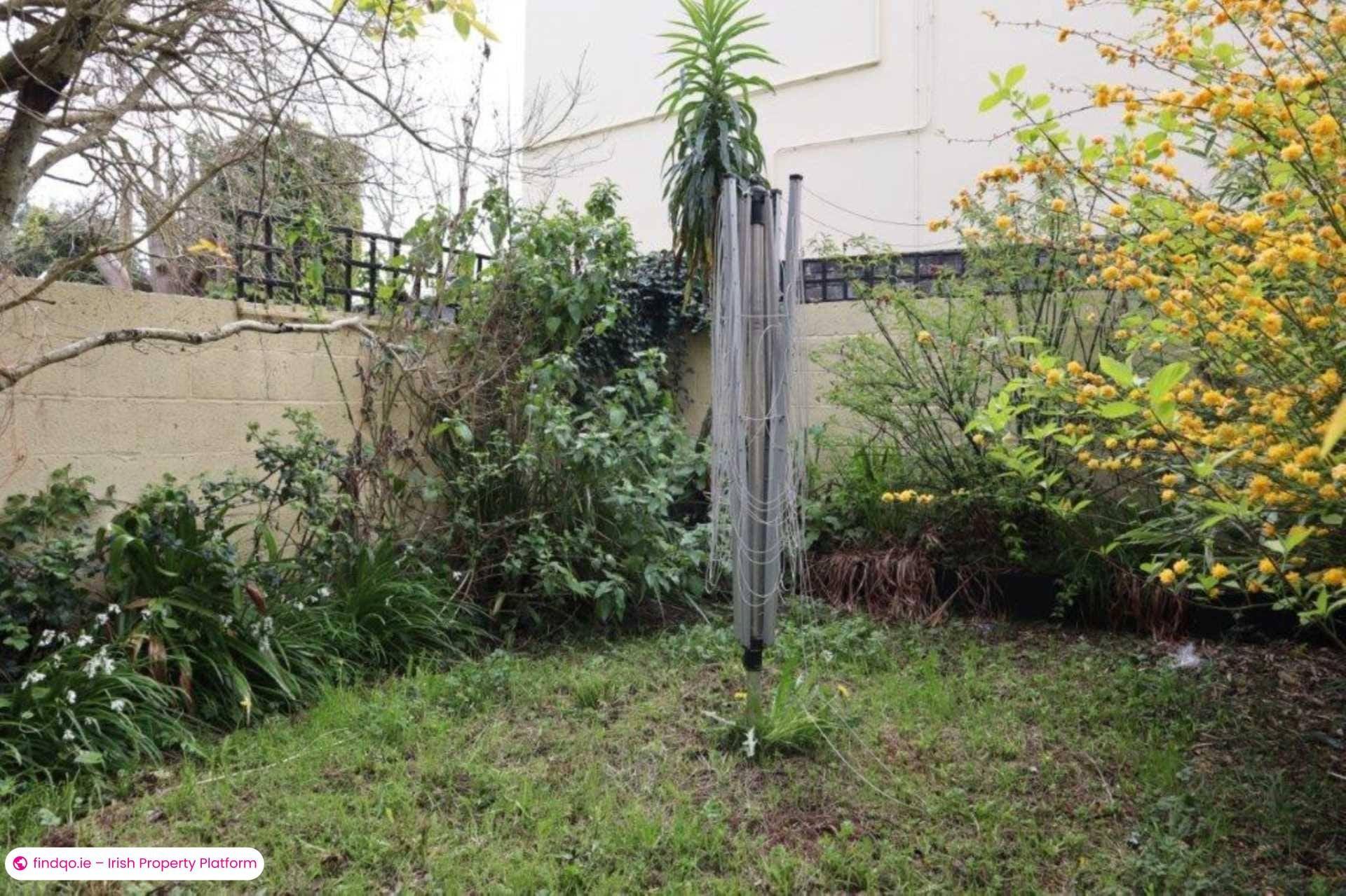 End of terrace house for Sale in Stillorgan, Dublin (County)