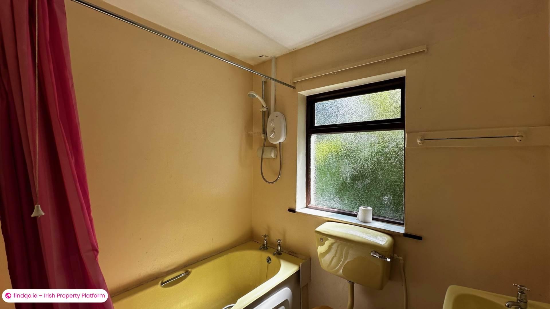 Detached house for Sale in Rosscahill, Galway, H91 X9CR