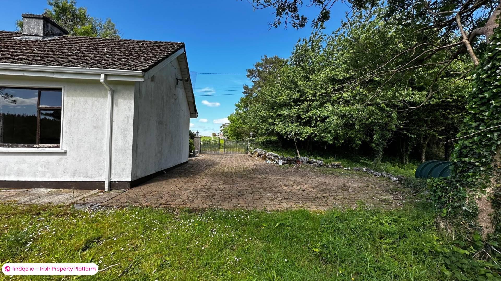 Detached house for Sale in Rosscahill, Galway, H91 X9CR