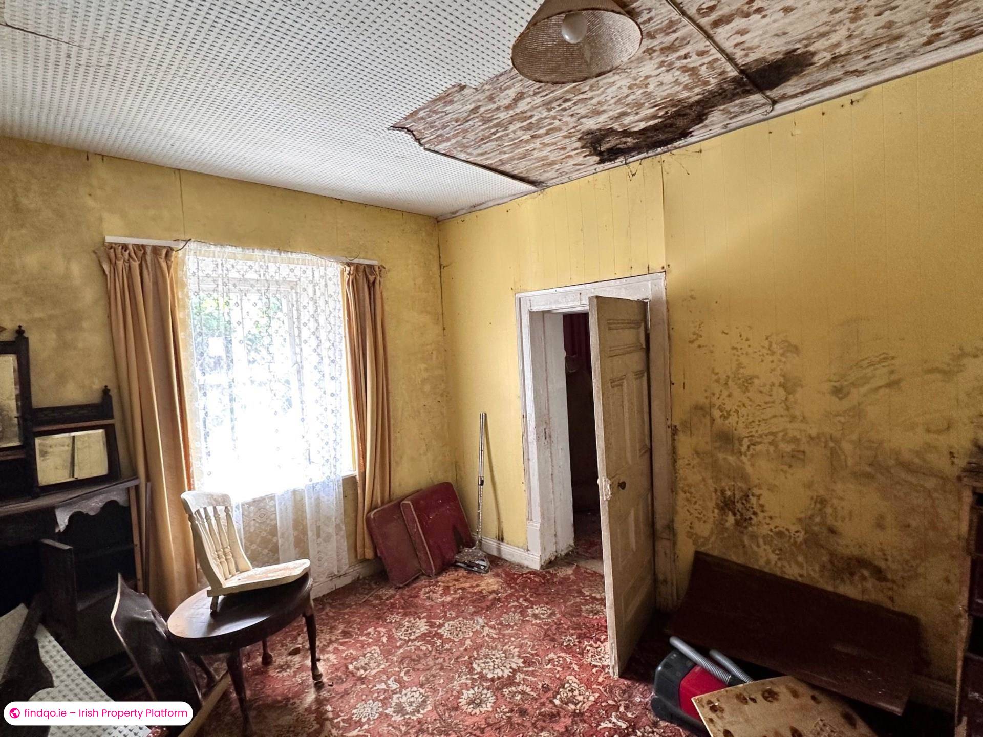 Detached house for Sale in Oughterard, Galway, H91 D6XA