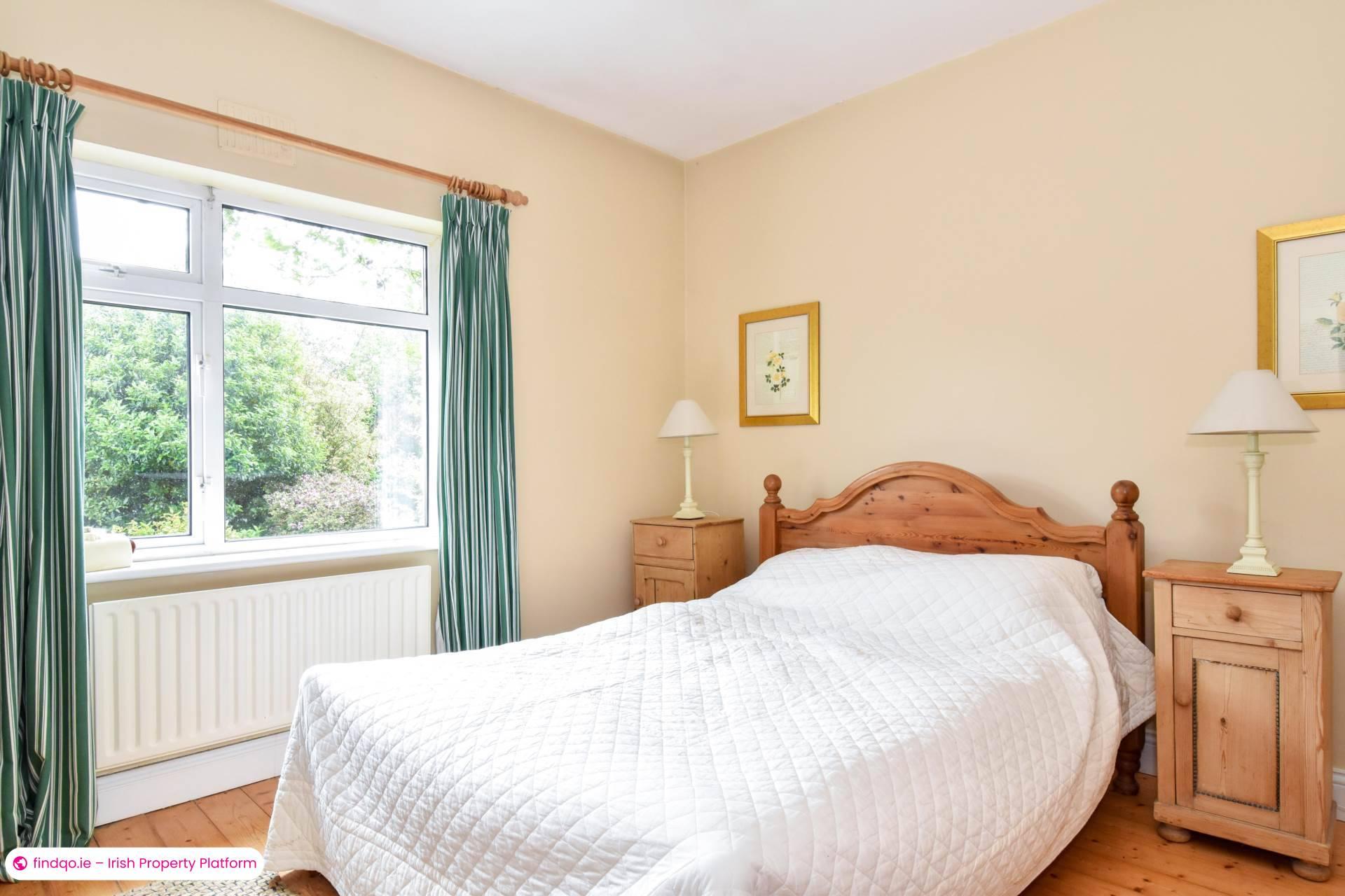 Detached house for Sale in Oughterard, Galway, H91 RF2H